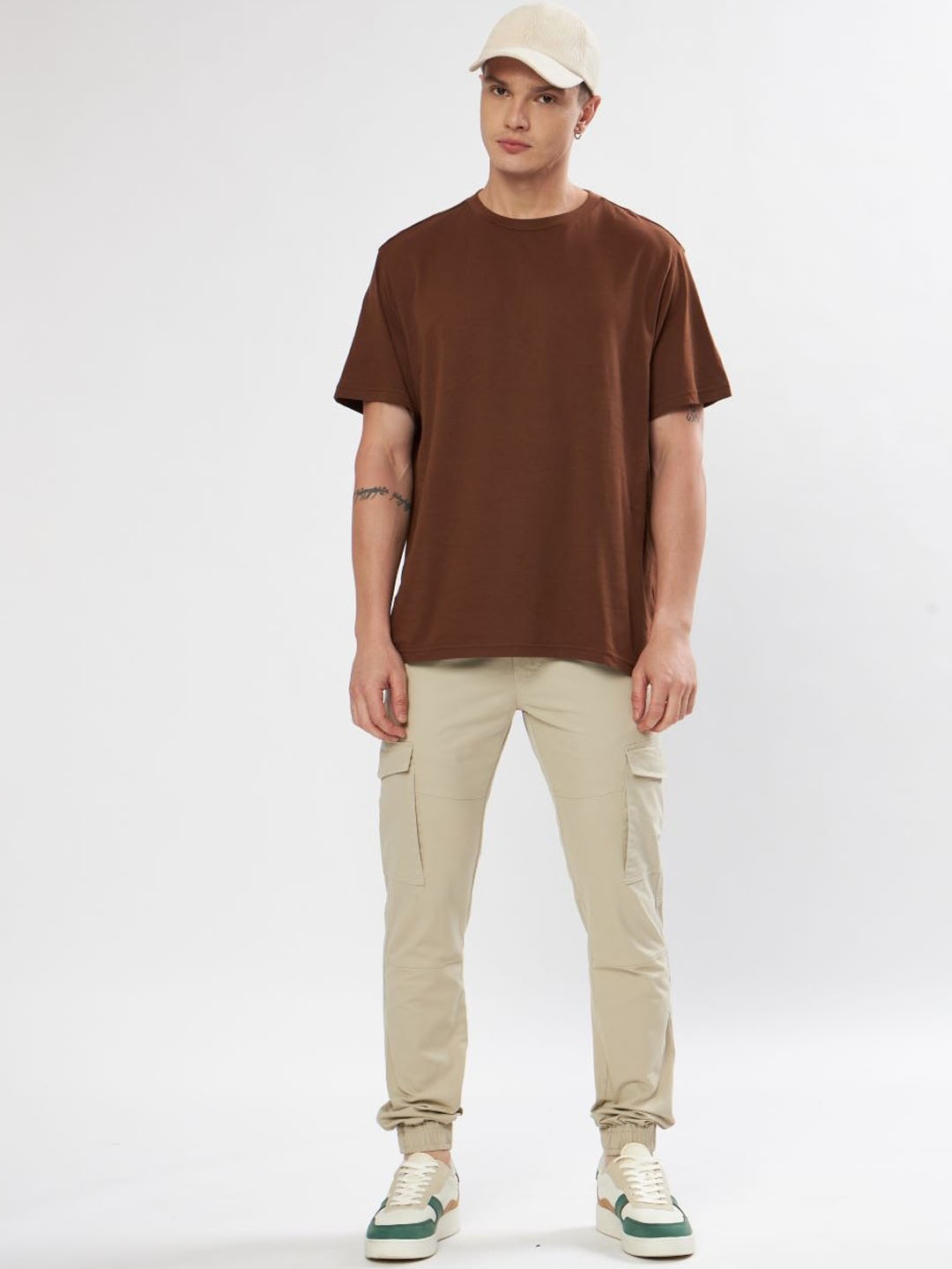 

UNITED DENIM Men Relaxed Fit Cargo Trousers, Beige