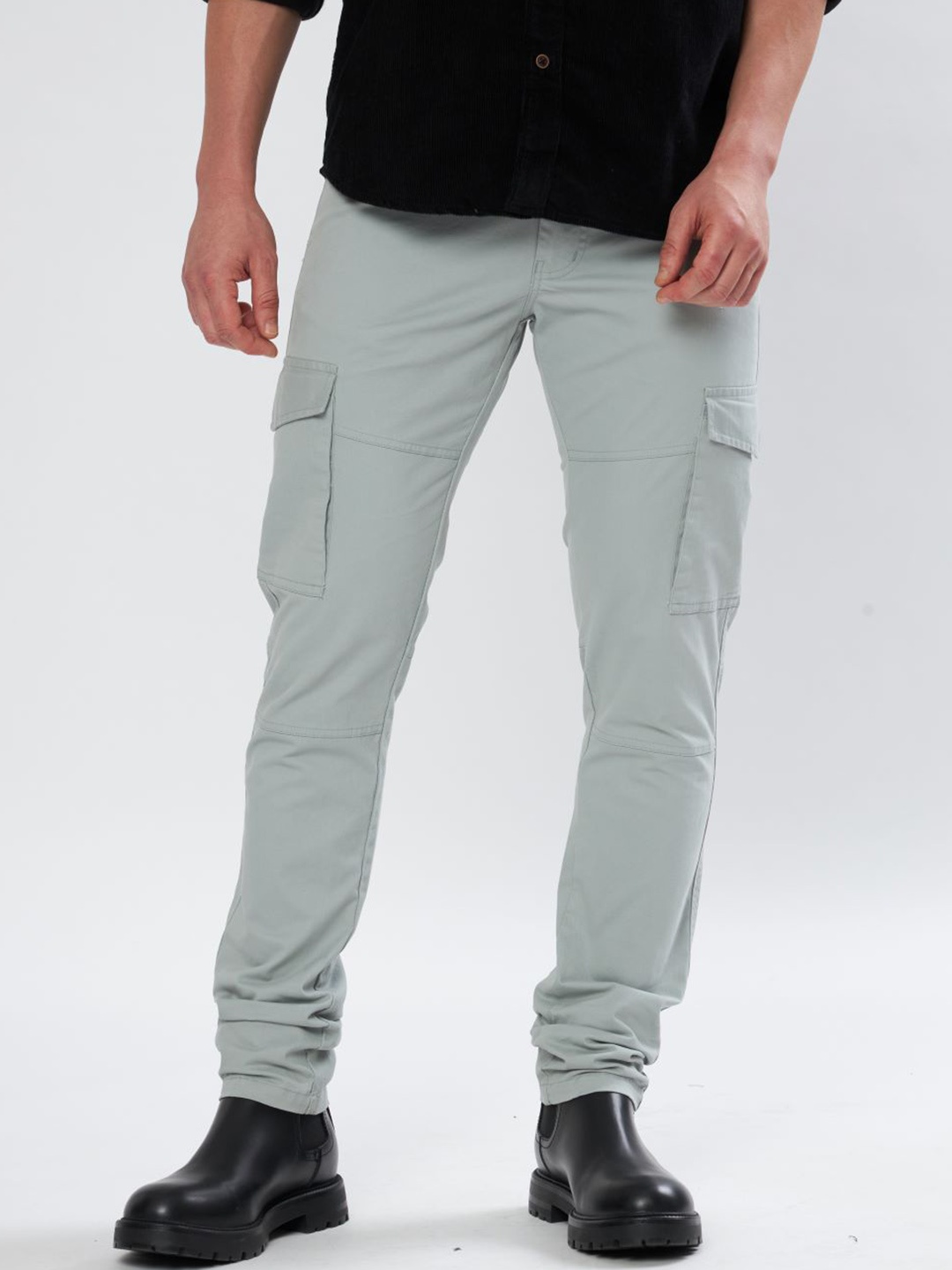 

UNITED DENIM Men Relaxed Fit Cargo Trousers, Grey