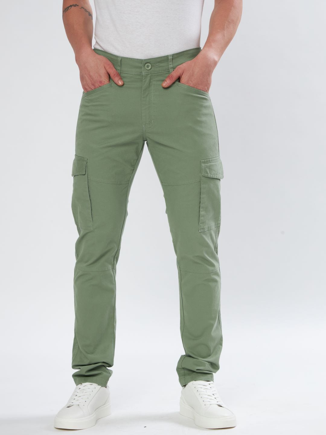 

UNITED DENIM Men Relaxed Fit Cargo Trousers, Green