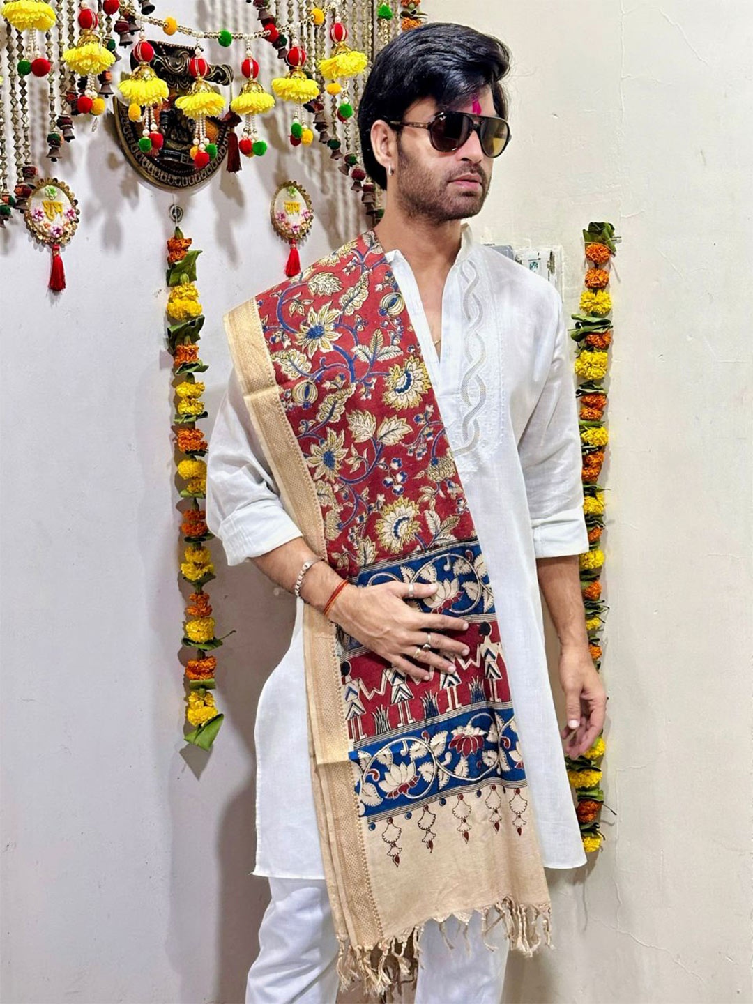 

Dupatta Bazaar Men Maroon & Beige Colourblocked Pure Cotton Block Print Dupatta