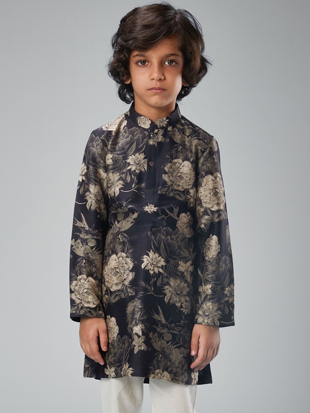 

BAL BACHCHE Boys Floral Printed Regular Kurta with Pyjamas, Black