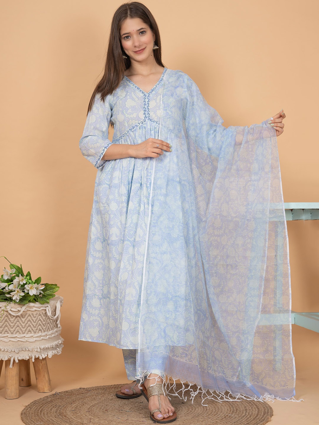 

Lirose Floral Printed Pure Cotton Kurta & Trousers With Dupatta, White