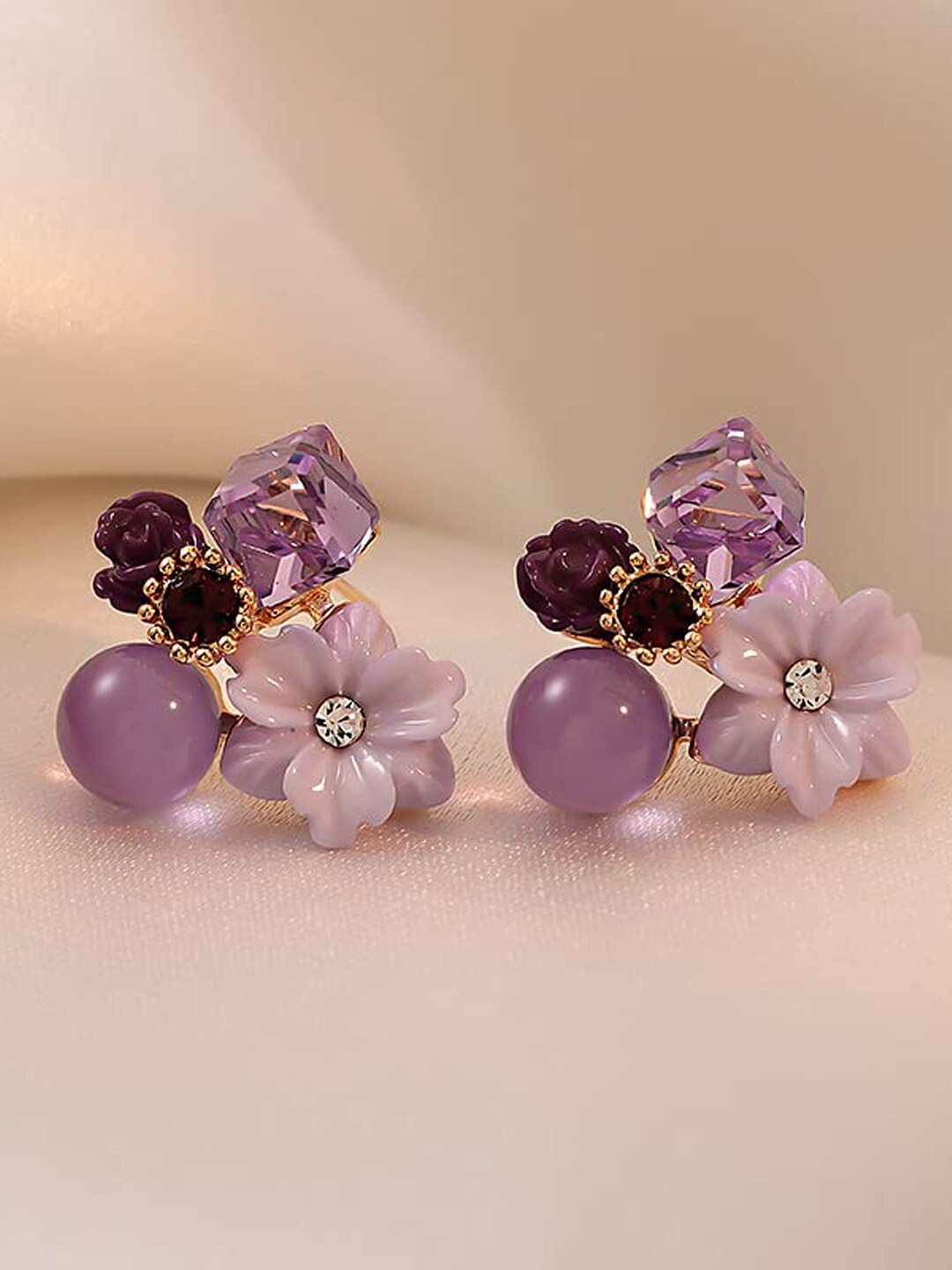 

FIMBUL Beads & Stone Studded Floral Studs Earrings, Gold
