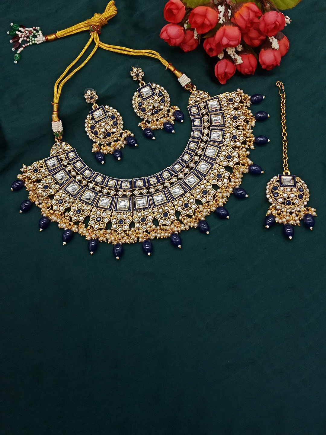 

AASHISH IMITATION Gold-Plated Kundan Studded & Beaded Jewellery Set