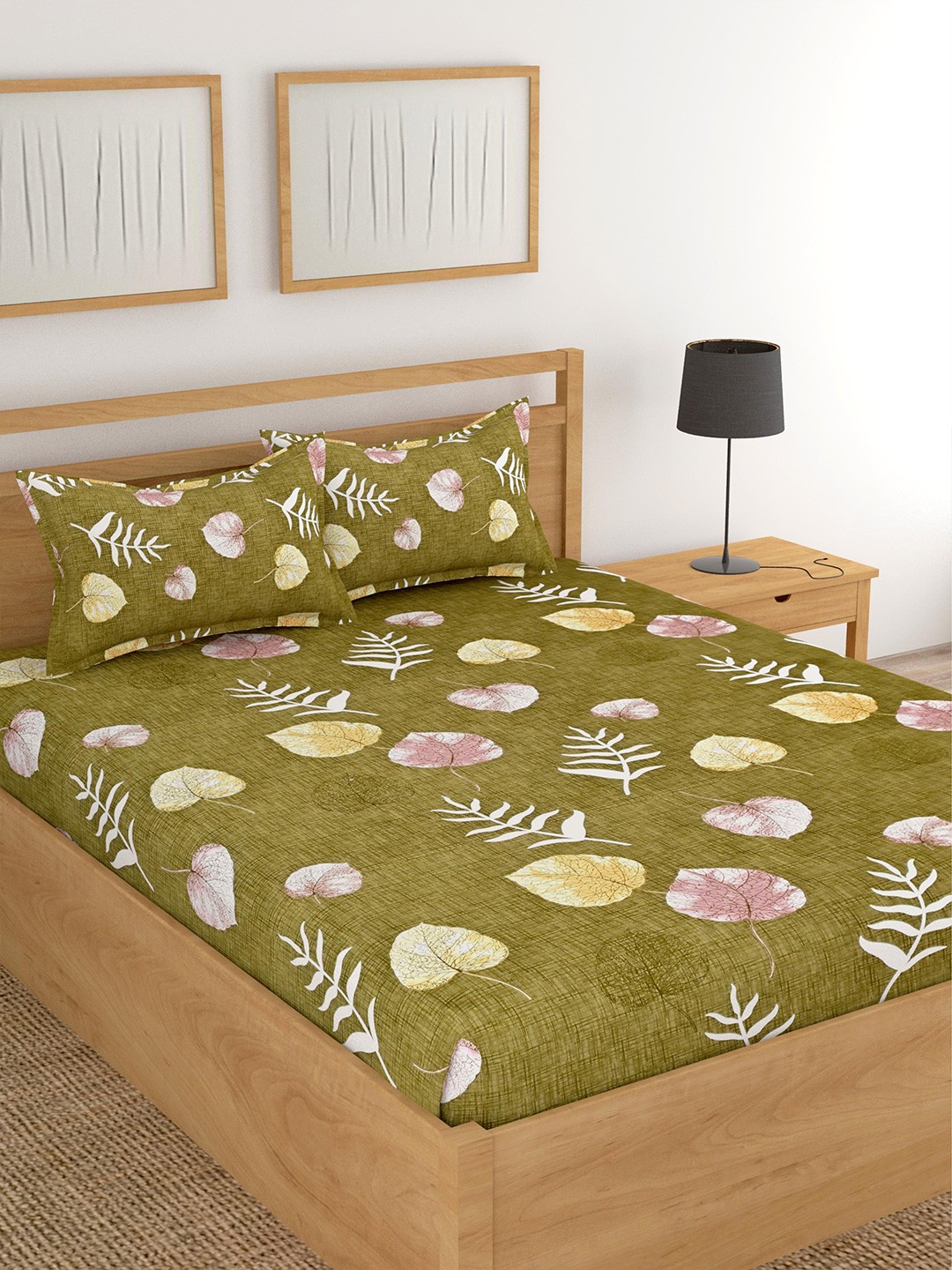

Lali Prints Green & White Floral Printed Cotton 180 TC King Bedsheet with 2 Pillow Covers