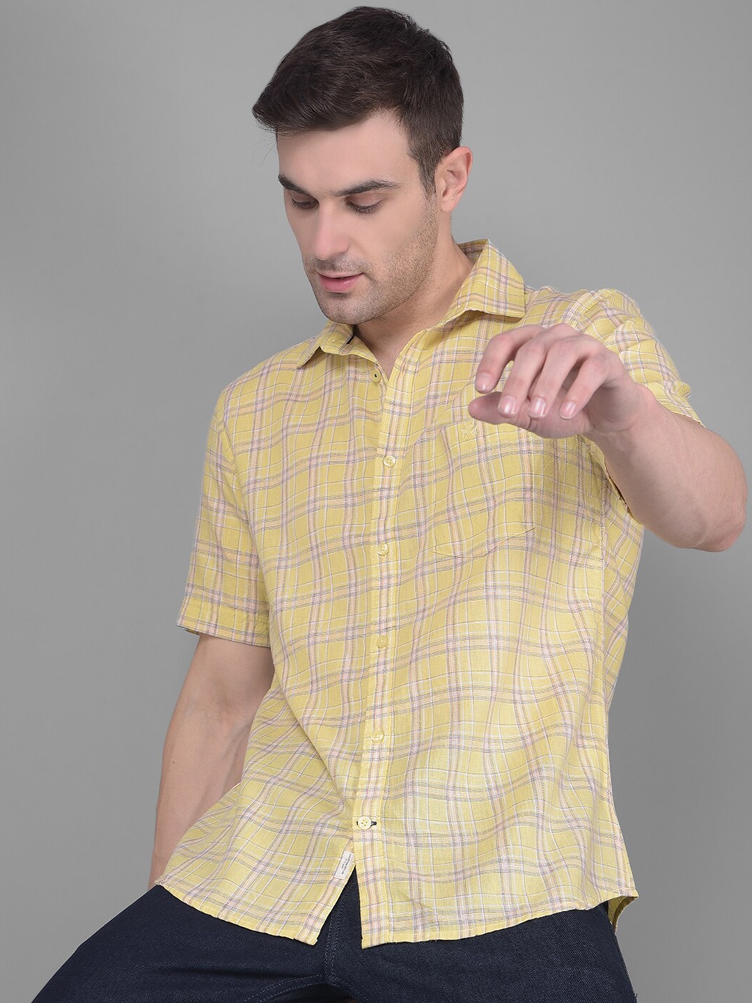

Crimsoune Club Classic Slim Fit Checked Casual Shirt, Yellow