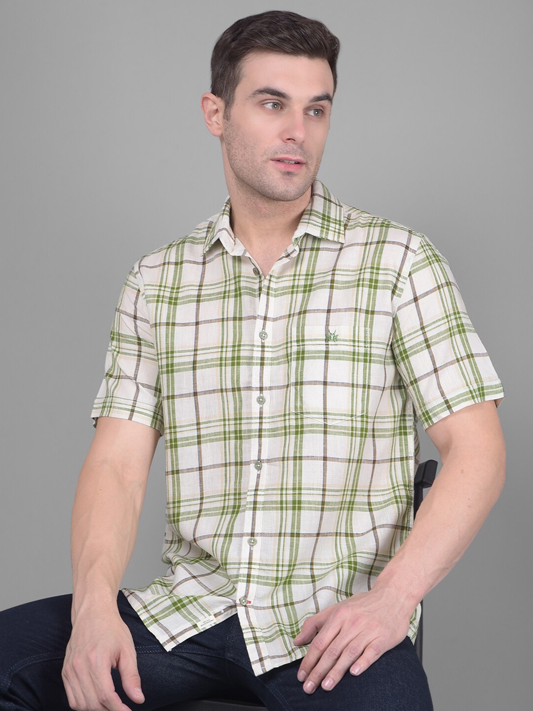 

Crimsoune Club Spread Collar Classic Slim Fit Checked Casual Shirt, White