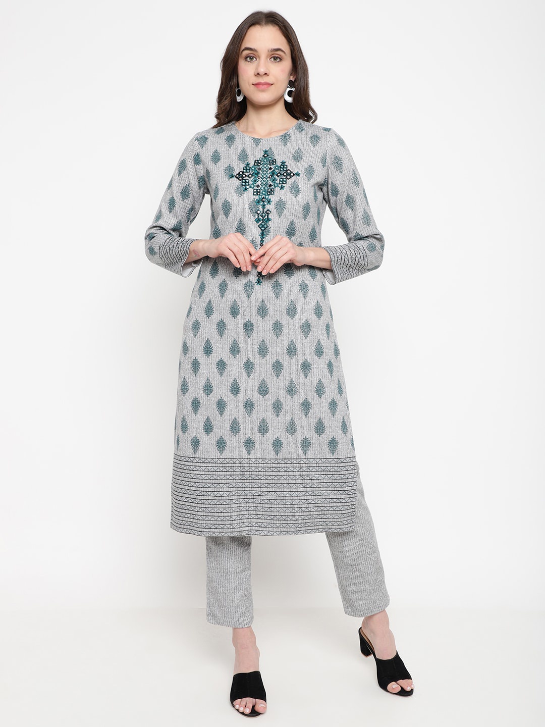 

Be Indi Women Ethnic Motifs Printed Straight Winter Kurta Set with Trouser, Grey