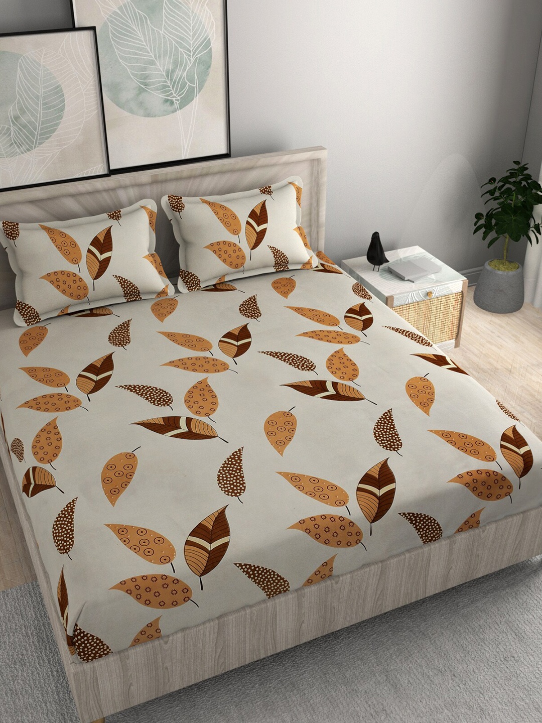 

FINE TEX WORLD Cream Coloured Floral 210 TC Queen Fitted Bedsheet with 2 Pillow Covers