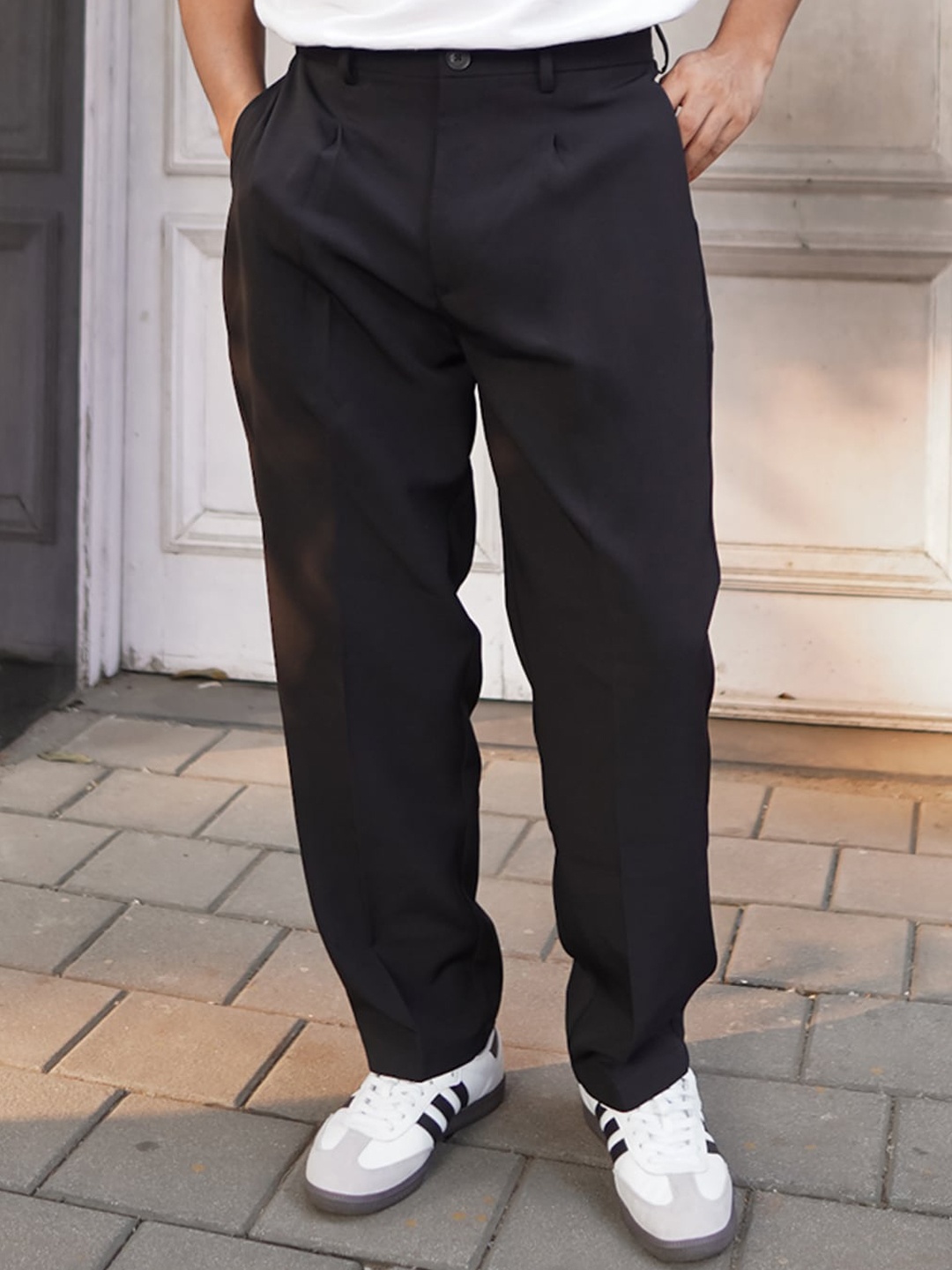 

Powerlook Men Relaxed Fit Mid Rise Pleated Pure Cotton Trousers, Black