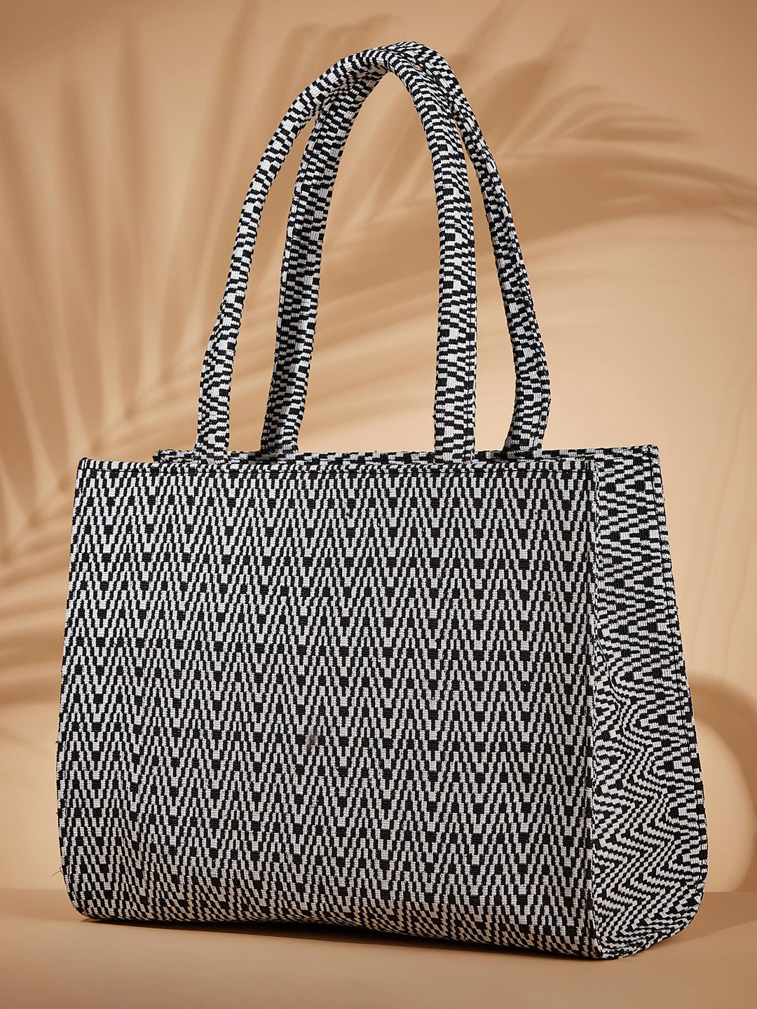 

Mast & Harbour Black & White Geometric Printed Shopper Oversized Tote Bag