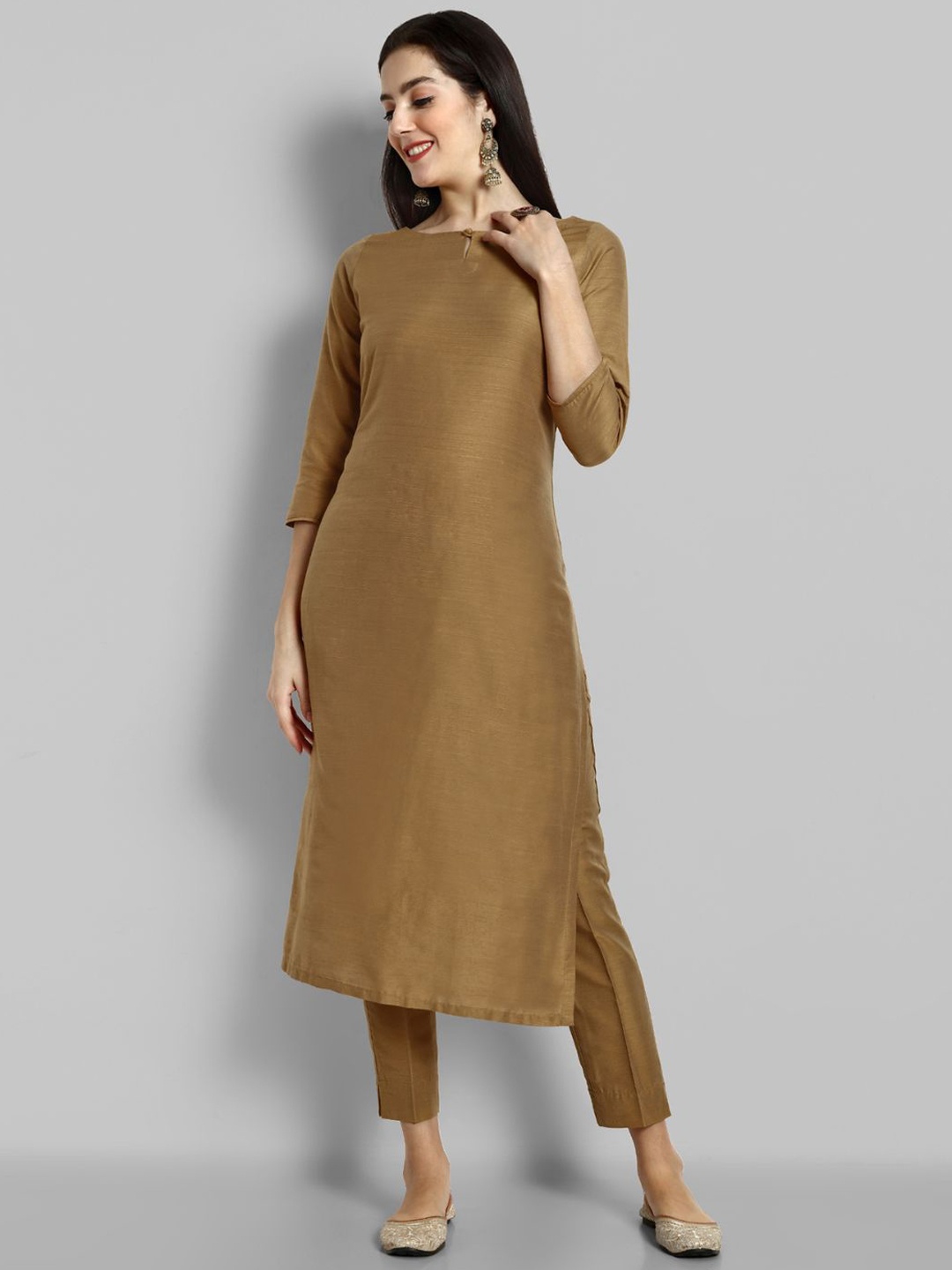 

Mera Rang Keyhole Neck Straight Kurta With Trousers, Beige