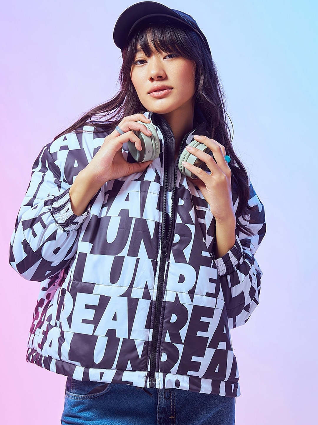 

Bewakoof Plus Typography Printed Stand Collar Oversized Puffer Jacket, White