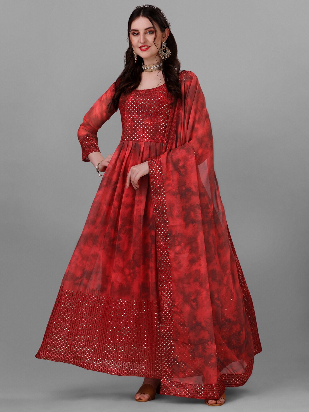 

Angroop Abstract Printed Anarakli Kurta With Dupatta, Maroon