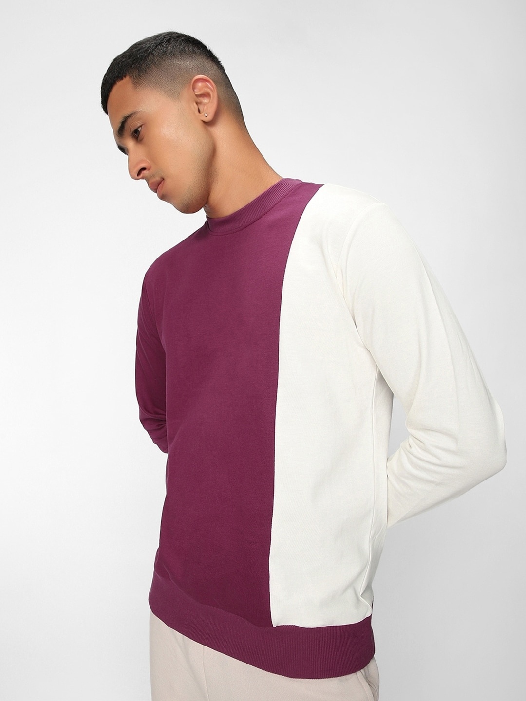 

Bewakoof Men Pink Colourblocked Sweatshirt