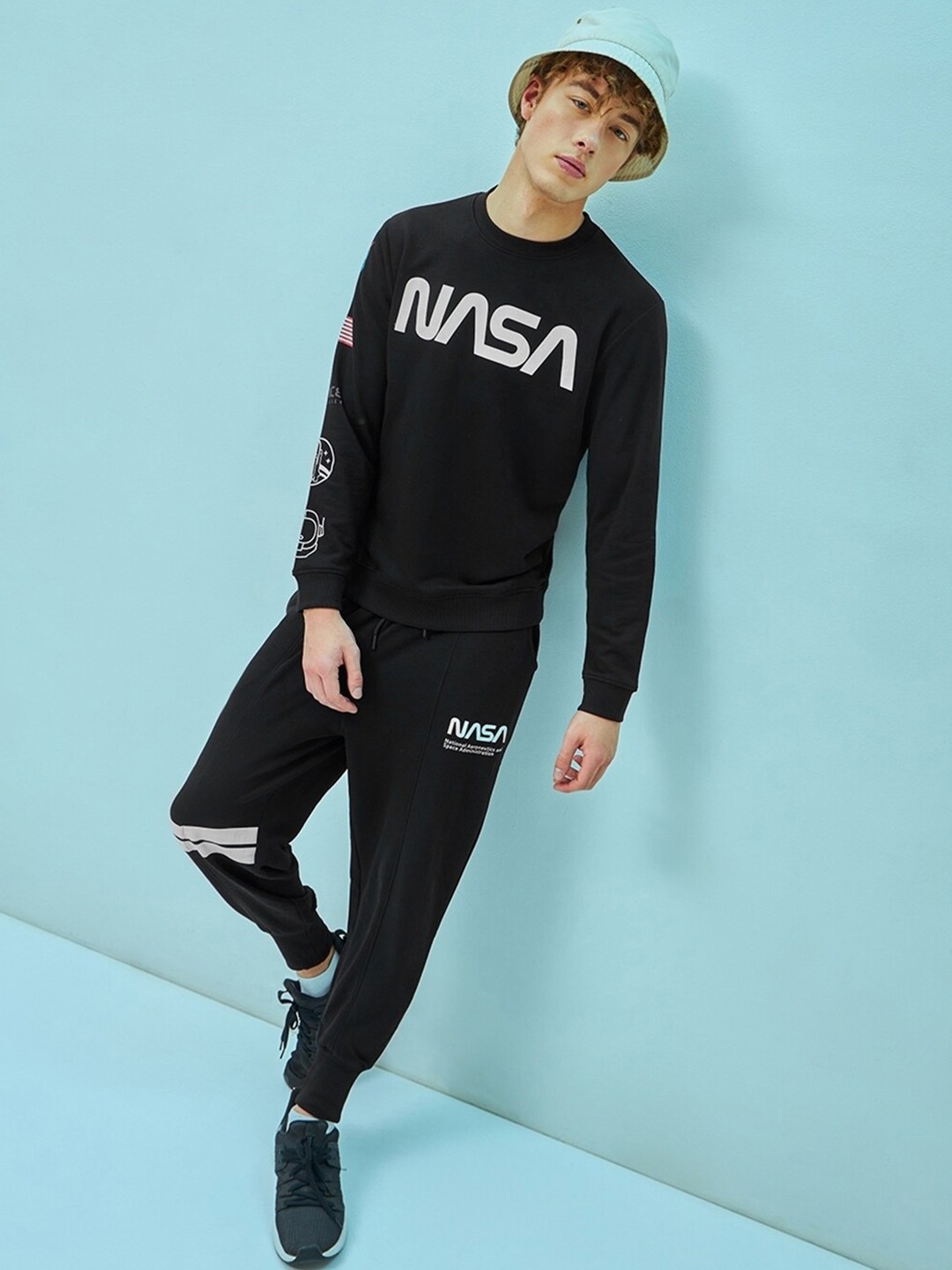 

Bewakoof Black Nasa Printed Oversized Sweatshirt With Joggers