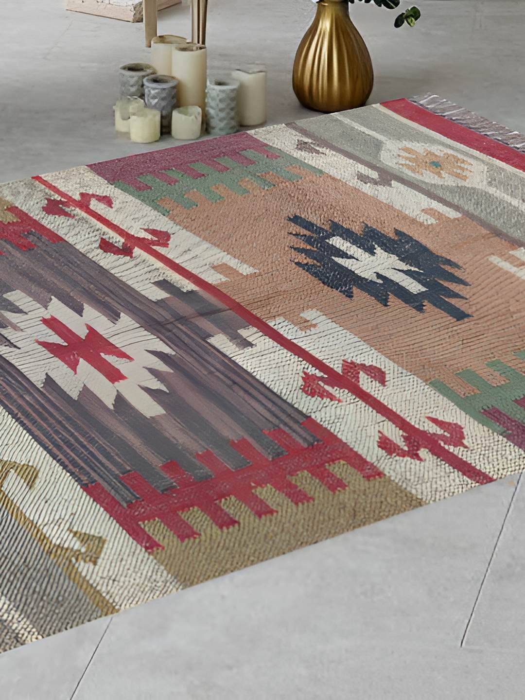 

Budhrajrugs Grey & Red Geometric Woven Rectangular Dhurrie