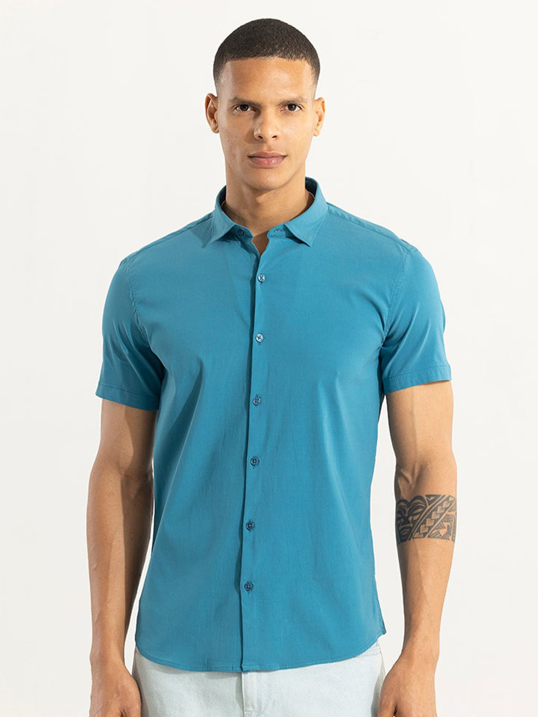 

Snitch Blue Classic Fit Cotton Casual Shirt