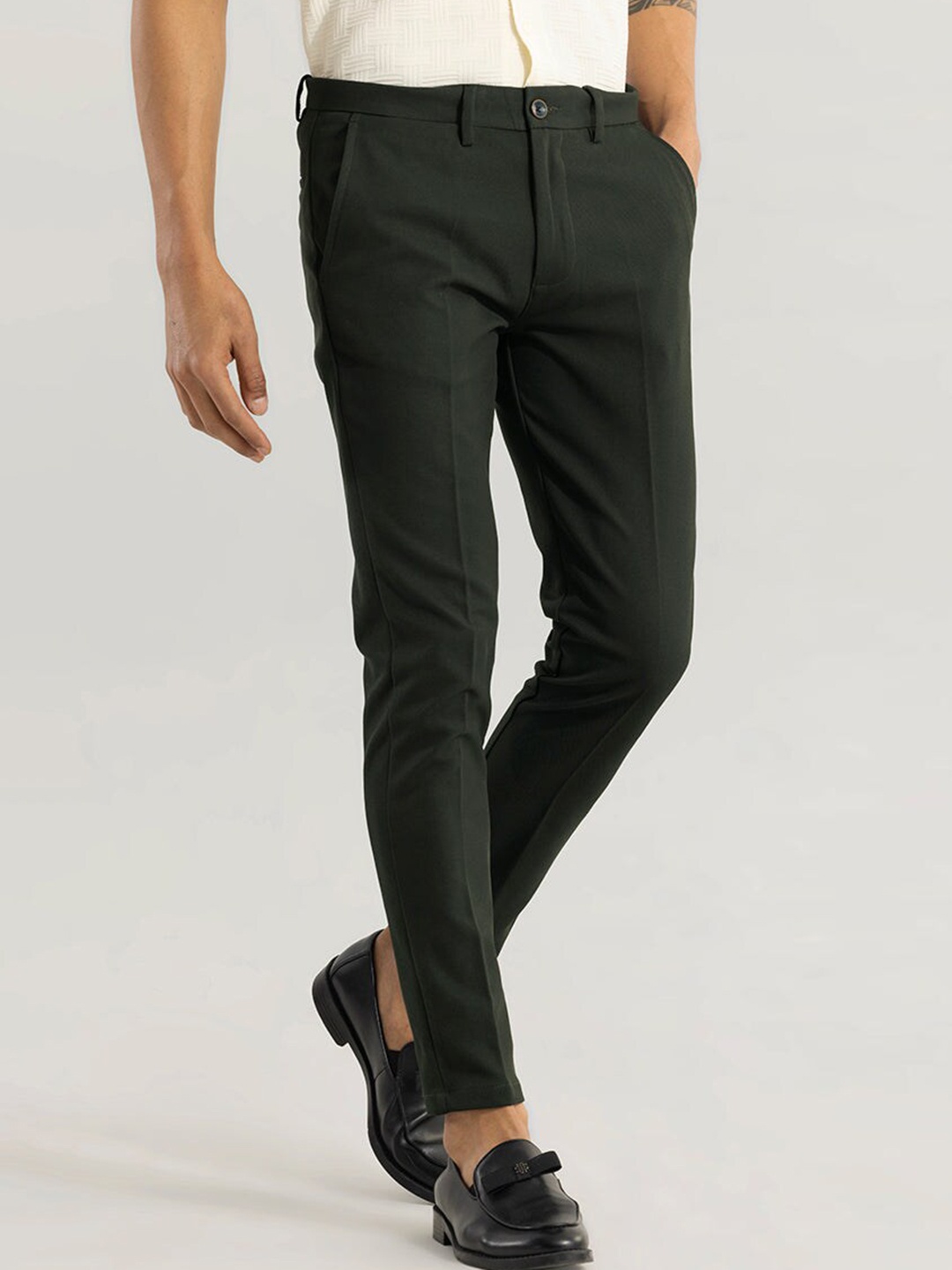 

Snitch Men Green Smart Slim Fit Chinos