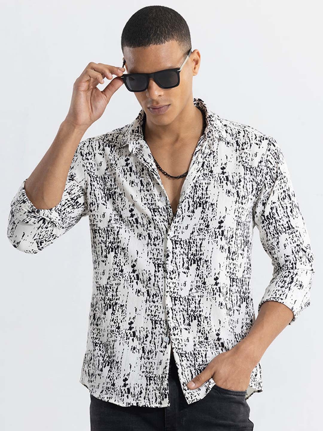 

Snitch Classic Abstract Printed Spread Collar Long Sleeves Casual Shirt, White