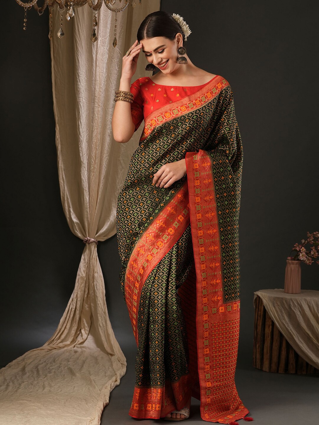 

Anouk Ethnic Motifs Silk Designer Banarasi Saree, Green