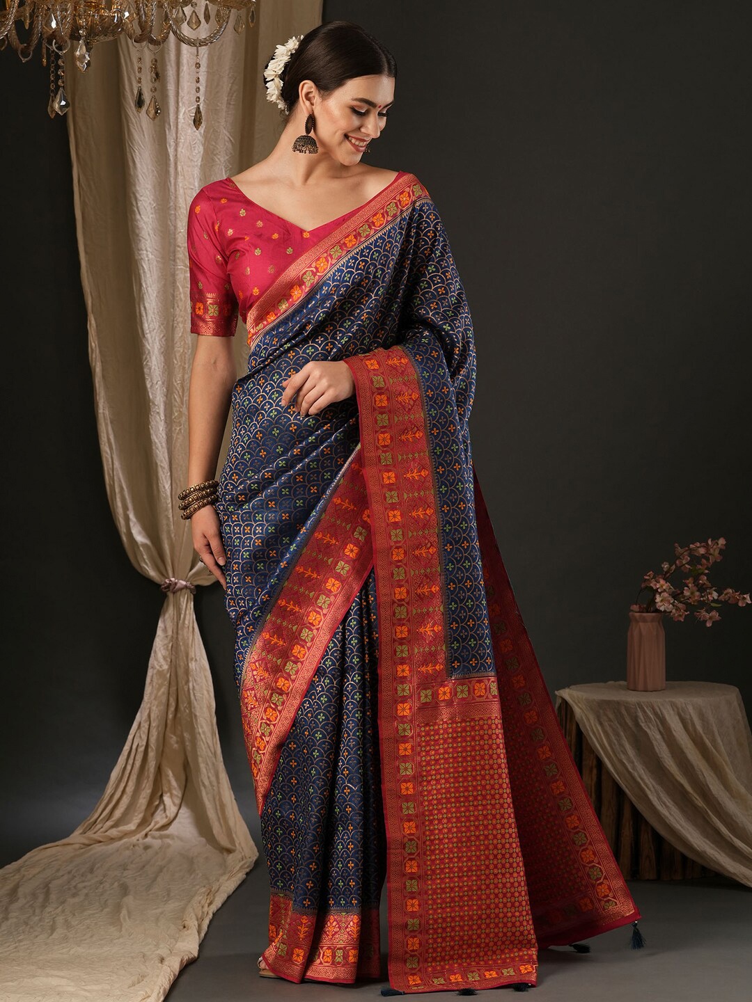 

Anouk Ethnic Motifs Woven Design Zari Banarasi Saree, Navy blue