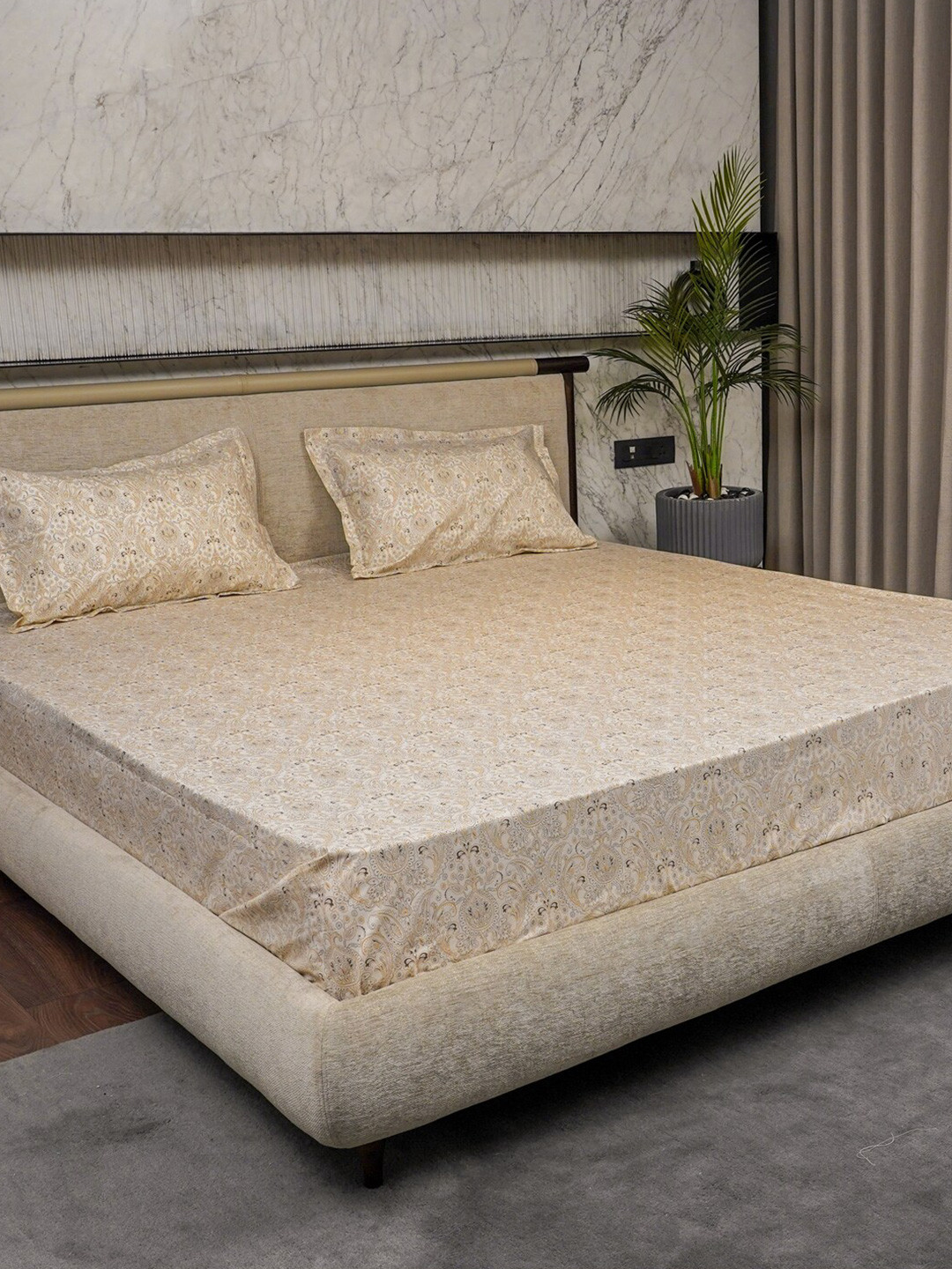 

URBAN SPACE Brown & White Floral Printed Cotton 200 TC King Bedsheet With 2 Pillow Covers