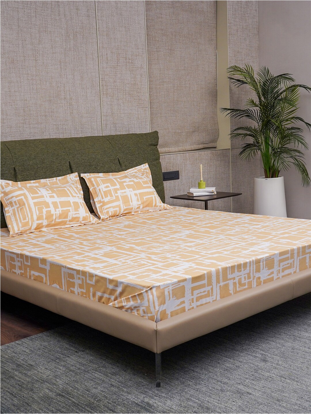 

URBAN SPACE King Fitted Bedsheet Set, Brown