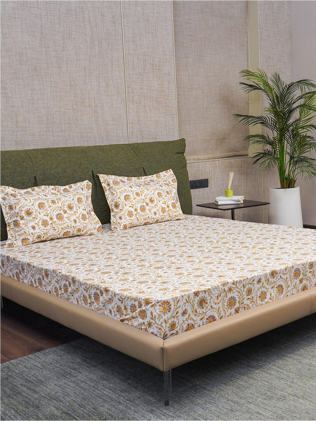 

URBAN SPACE Brown & White Printed Cotton 200 TC Single Bedsheet With 2 Pillow Covers