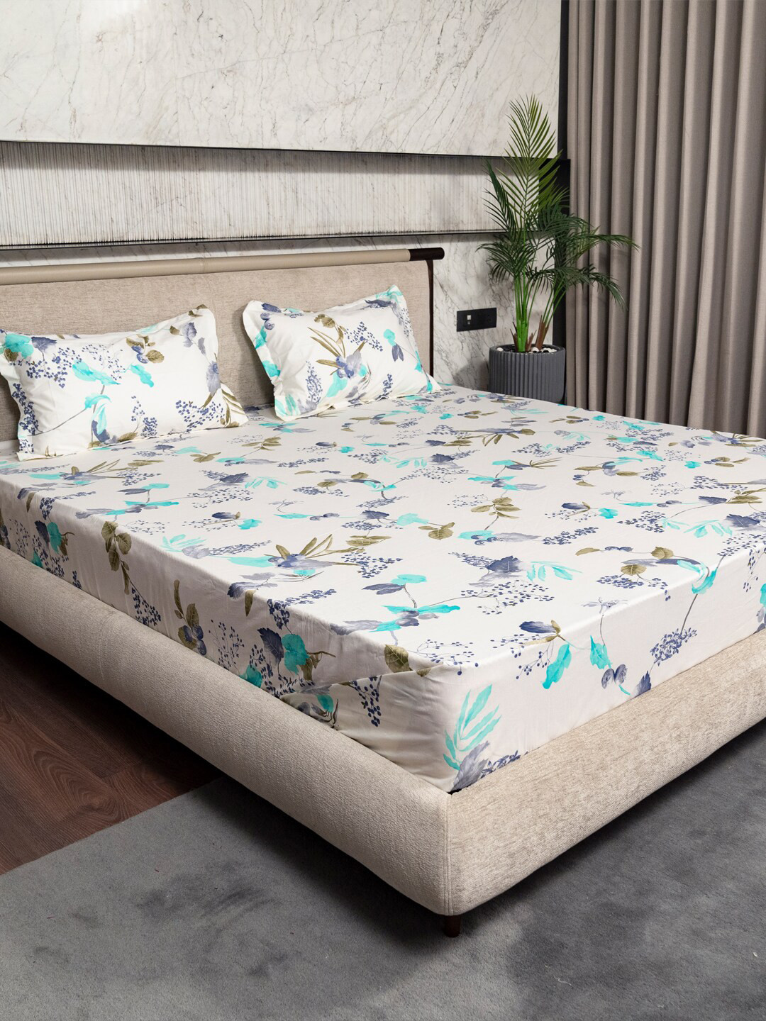 

URBAN SPACE Blue & White Floral Printed Cotton 200 TC King Bedsheet With 2 Pillow Covers, Off white