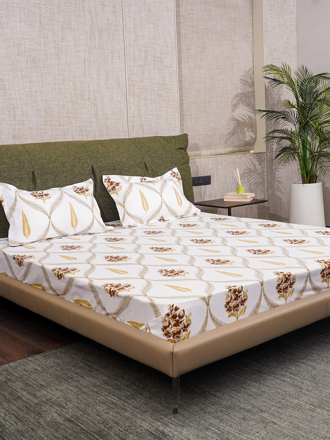 

URBAN SPACE Floral Moroccan Fitted Cotton 200 TC King Bedsheet With 2 Pillow Covers, Brown