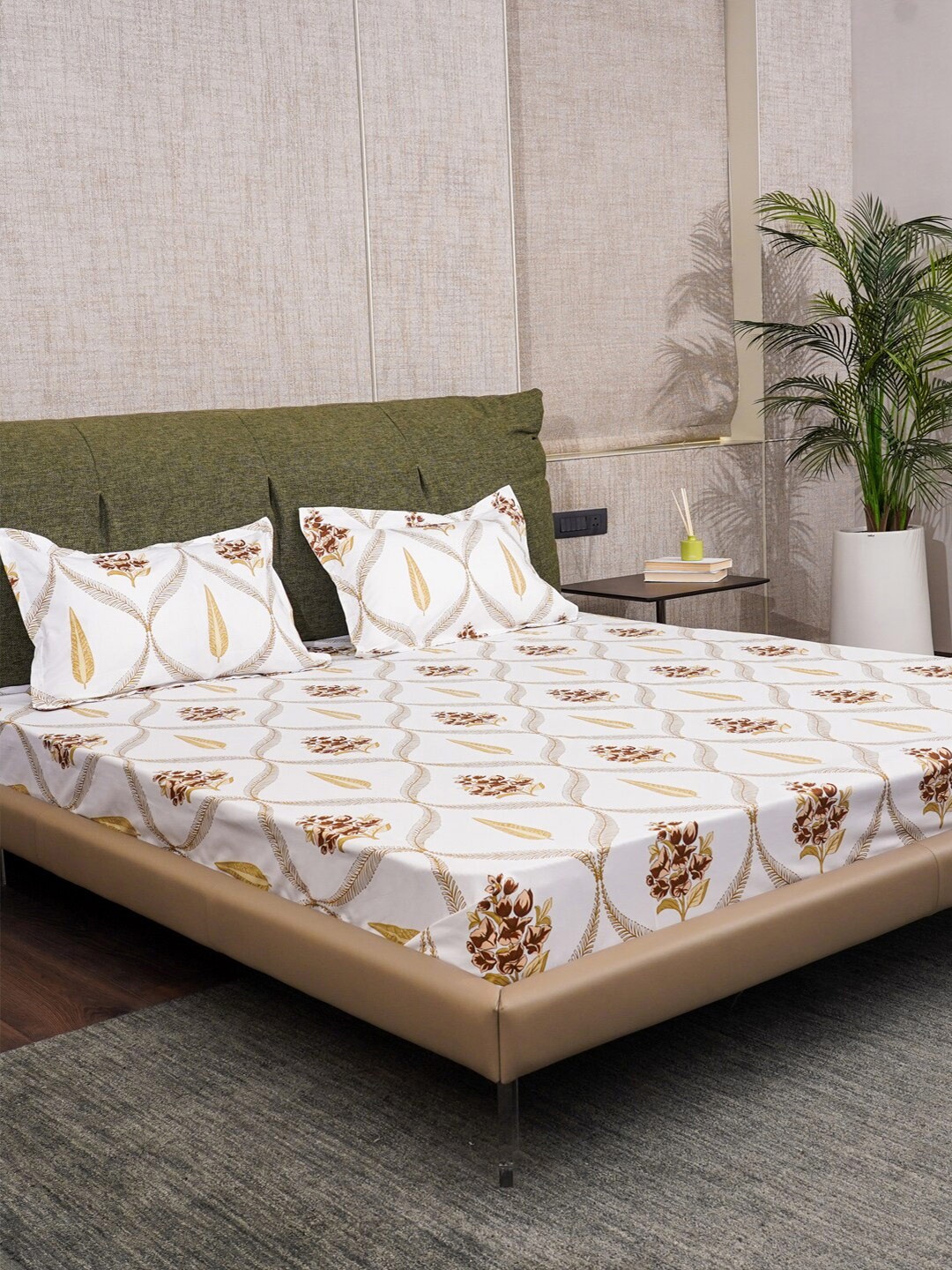 

URBAN SPACE Brown & White Floral Printed Cotton 200 TC King Bedsheet With 2 Pillow Covers