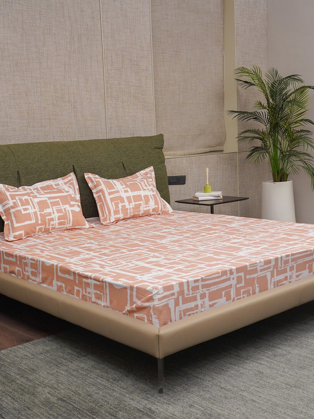 

URBAN SPACE Peach-Coloured Printed Cotton 200 TC King Bedsheet With 2 Pillow Covers