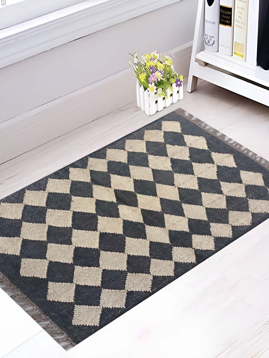 

Budhrajrugs Black & Off White Geometric Woven Rectangular Dhurrie