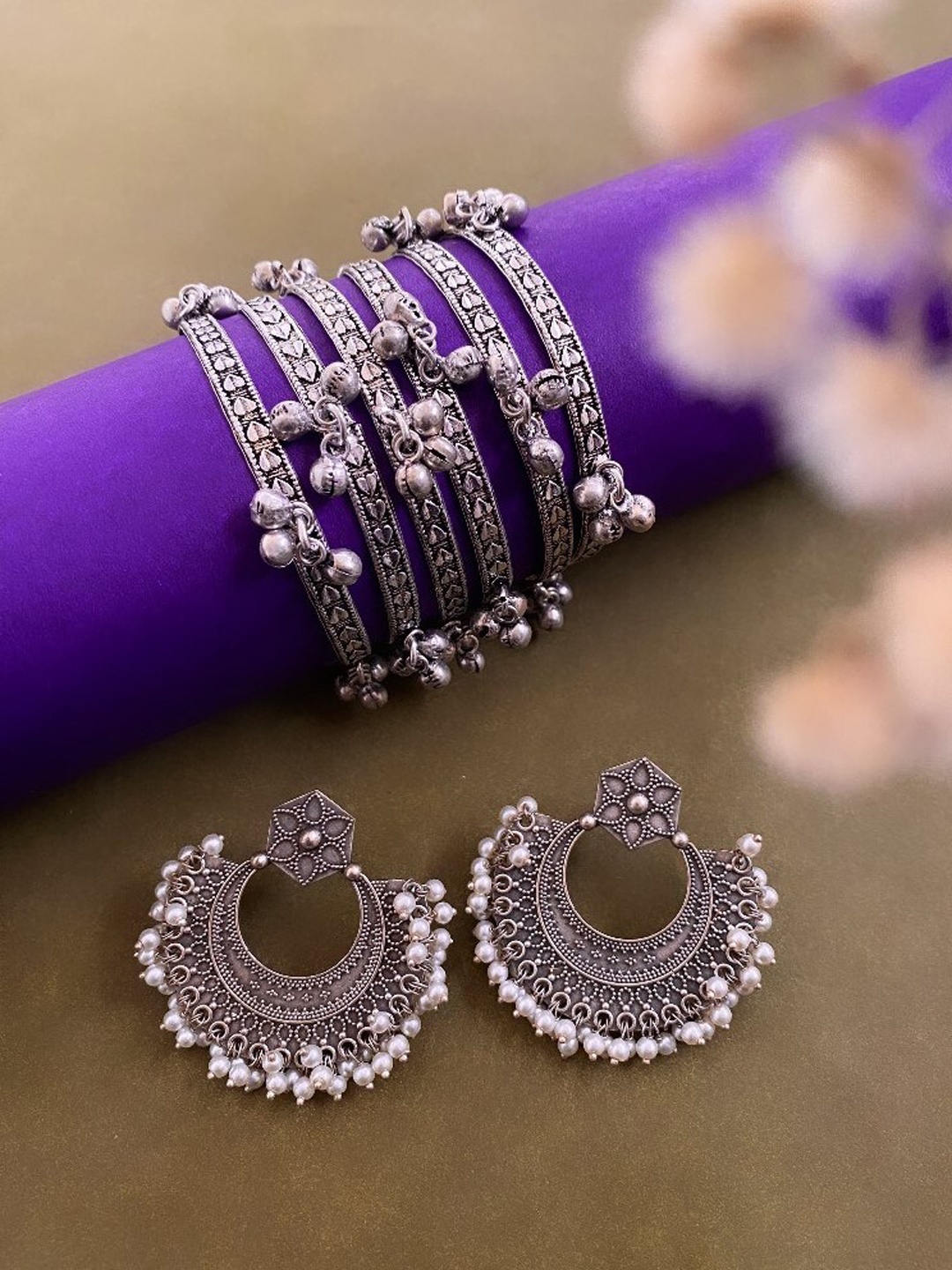 

ATIBELLE Set Of 7 Silver-Plated Oxidised Beads Beaded Bangles With Chandbali