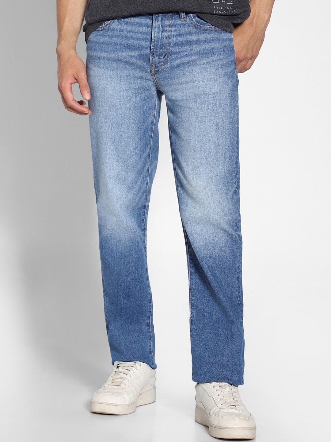 

AMERICAN EAGLE OUTFITTERS Men Mid Rise Straight Clean Look Heavy Fade Stretchable Jeans, Blue