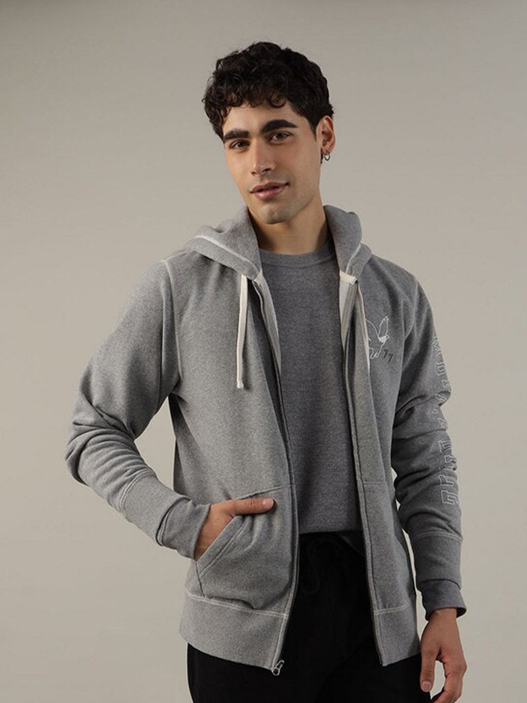 

AMERICAN EAGLE OUTFITTERS Typography Printed Hooded Front-Open Sweatshirt, Grey