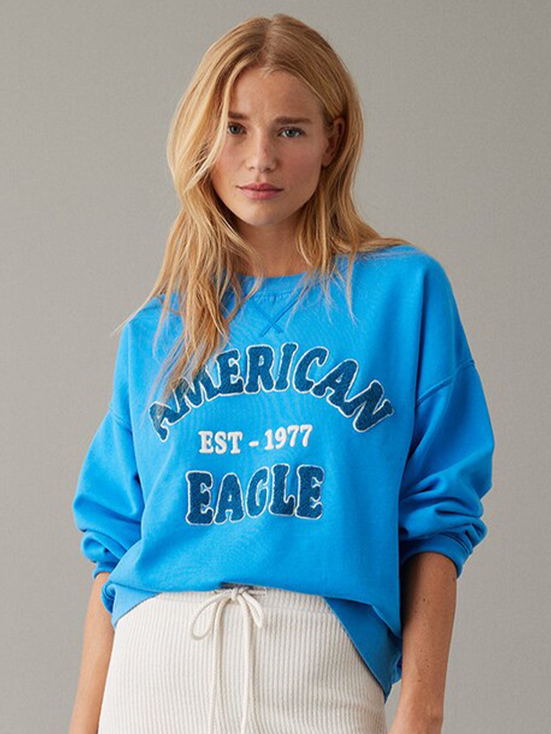 

AMERICAN EAGLE OUTFITTERS Typography Printed Round Neck Pullover Sweatshirt, Blue