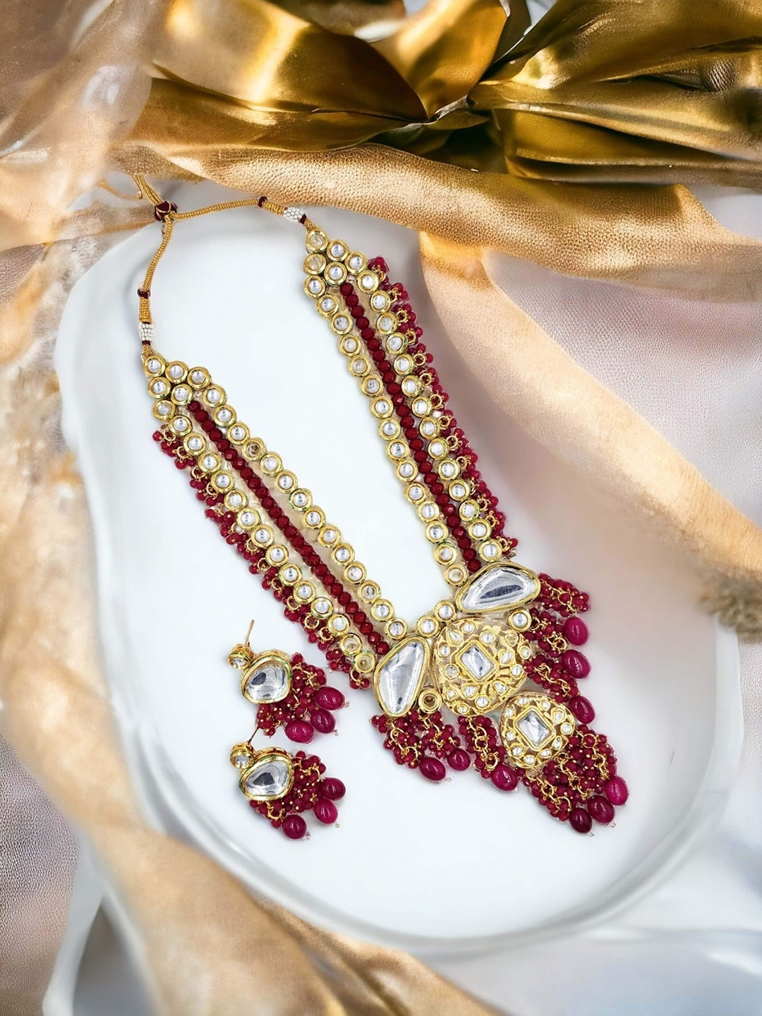 

Anouk Gold-Plated Kundan Studded & Beaded Jewellery Set