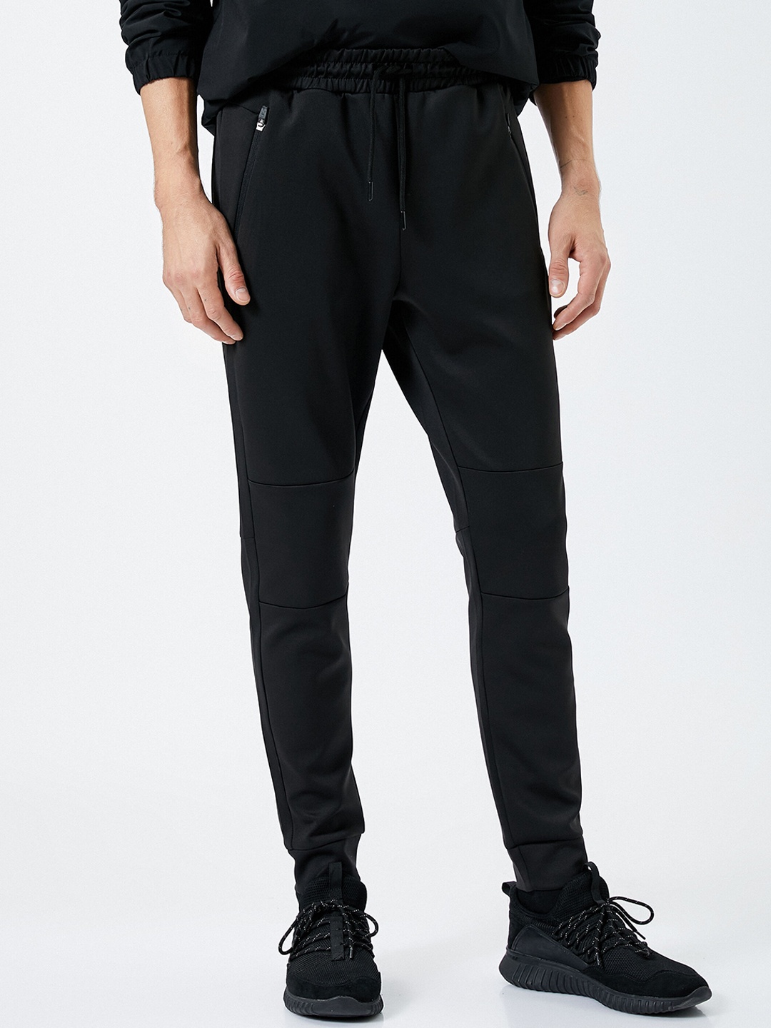 

Koton Men Mid Rise Joggers, Black