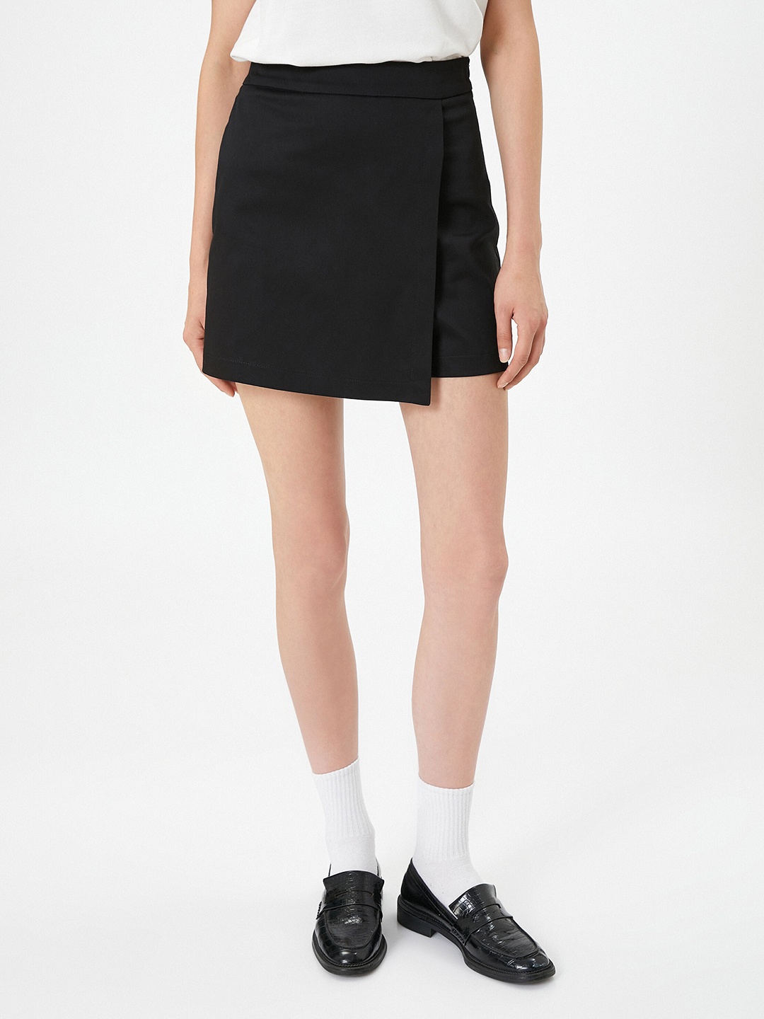 

Koton Women Straight Cotton Mini Skorts, Black