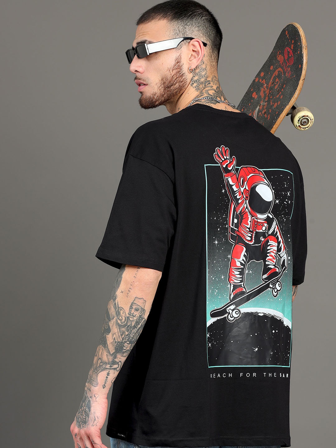 

SILISOUL Printed Drop-Shoulder Sleeves Bio Finish Oversized Pure Cotton T-shirt, Black