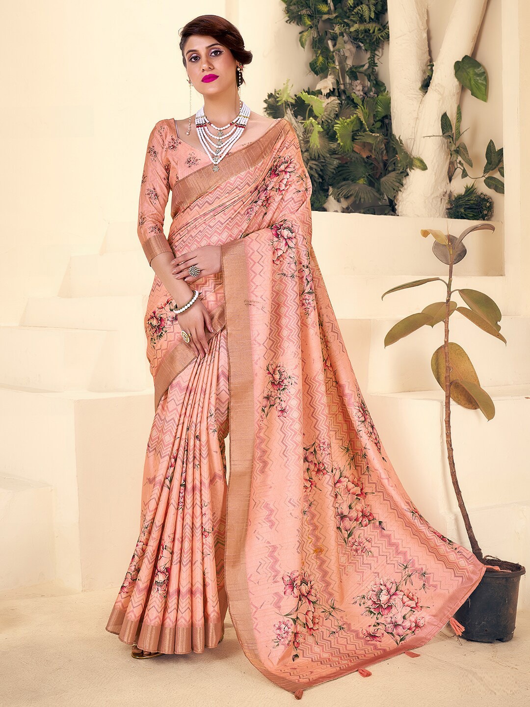 

SANSKAR Embellished Saree, Peach