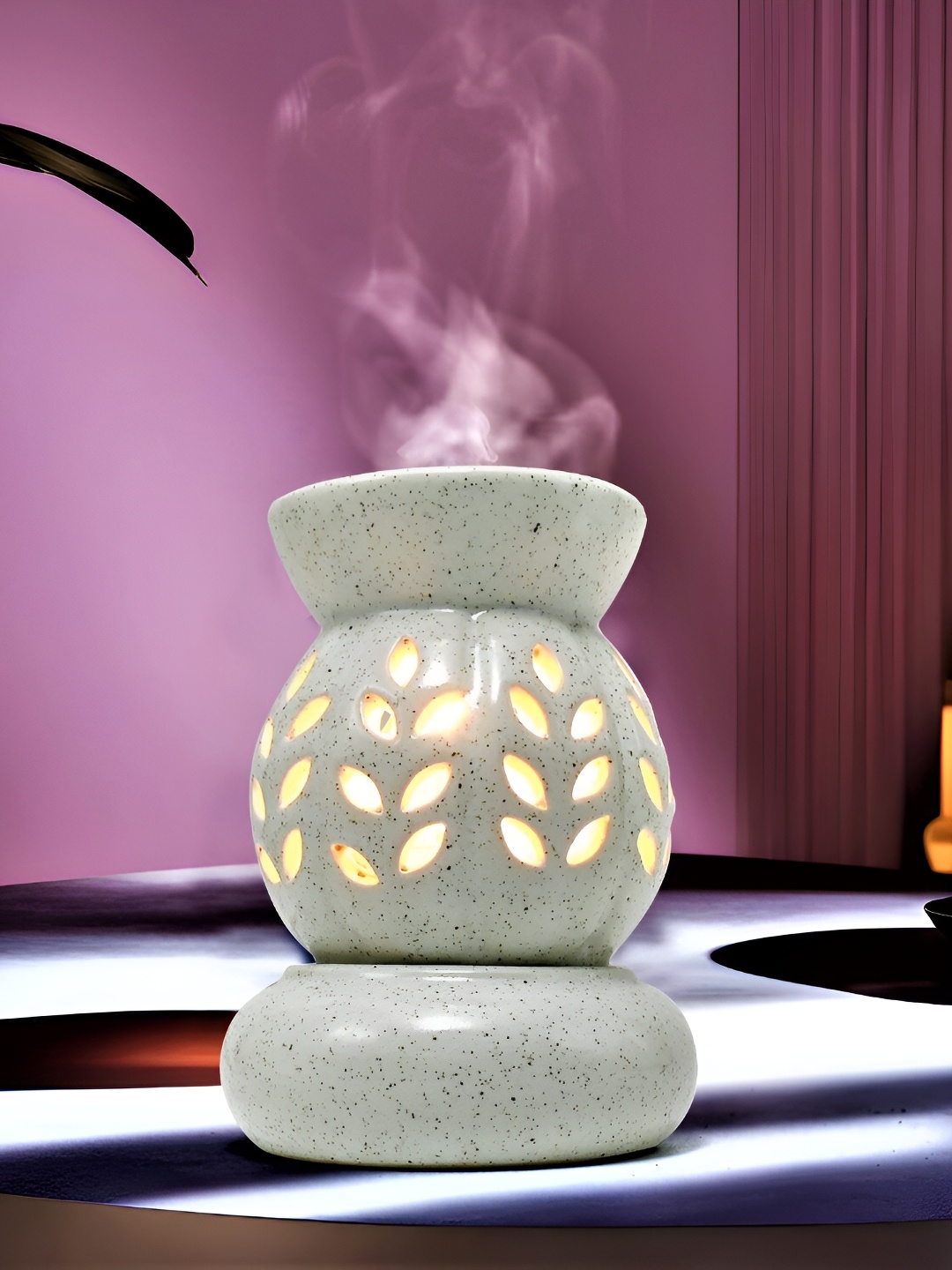 

Shree Murti White Ceramic Aroma Oil Diffuser 10 ml