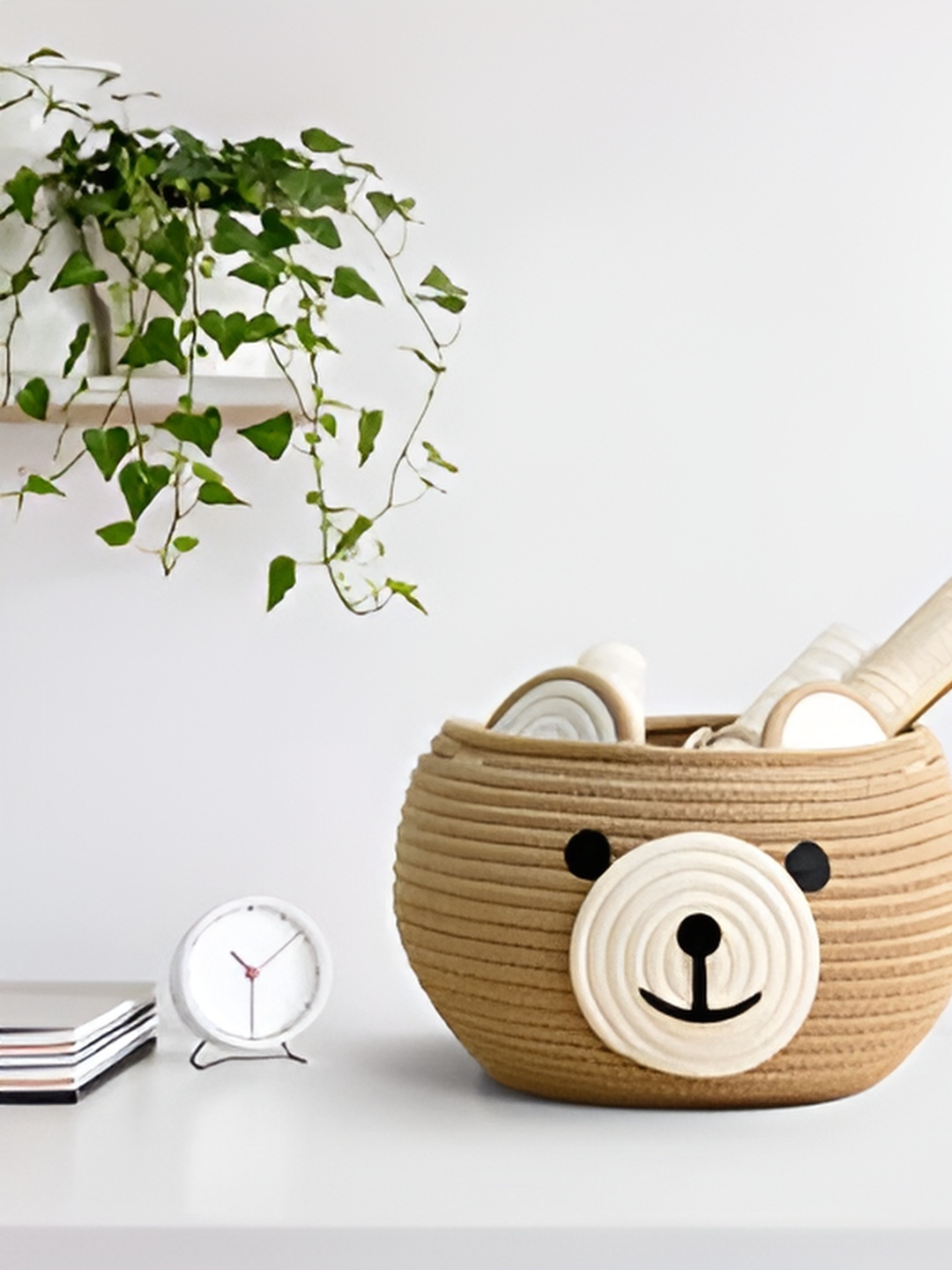 

Textile and Beyond Brown & White Jute Tote Basket