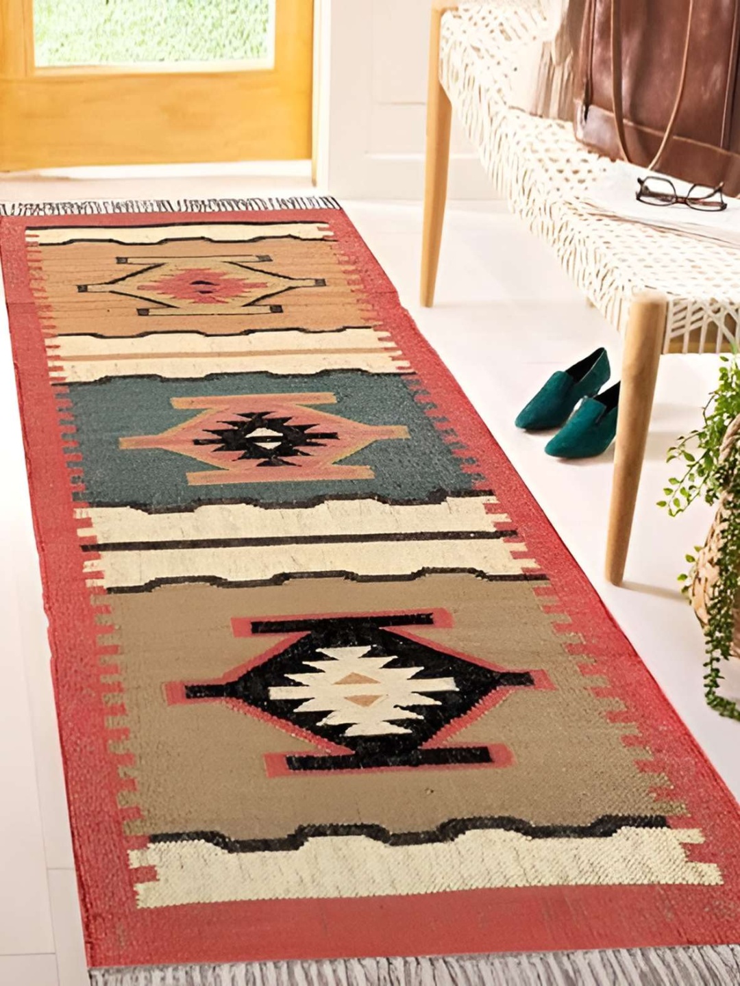 

Budhrajrugs Red & Green Geometric Woven Rectangular Dhurrie