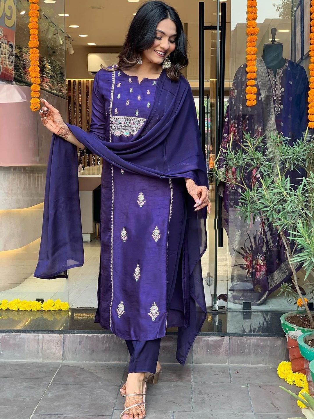 

KALINI Ethnic Motifs Embroidered Thread Work Detail Straight Kurta & Trouser With Dupatta, Violet