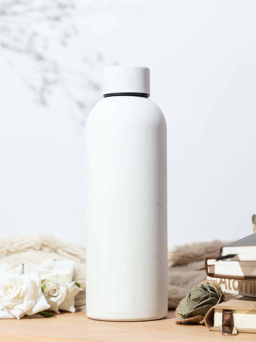 

1219 Avenue Baesic SS White Stainless Steel Wall Vacuum Leak Proof Water Bottle 500 ml