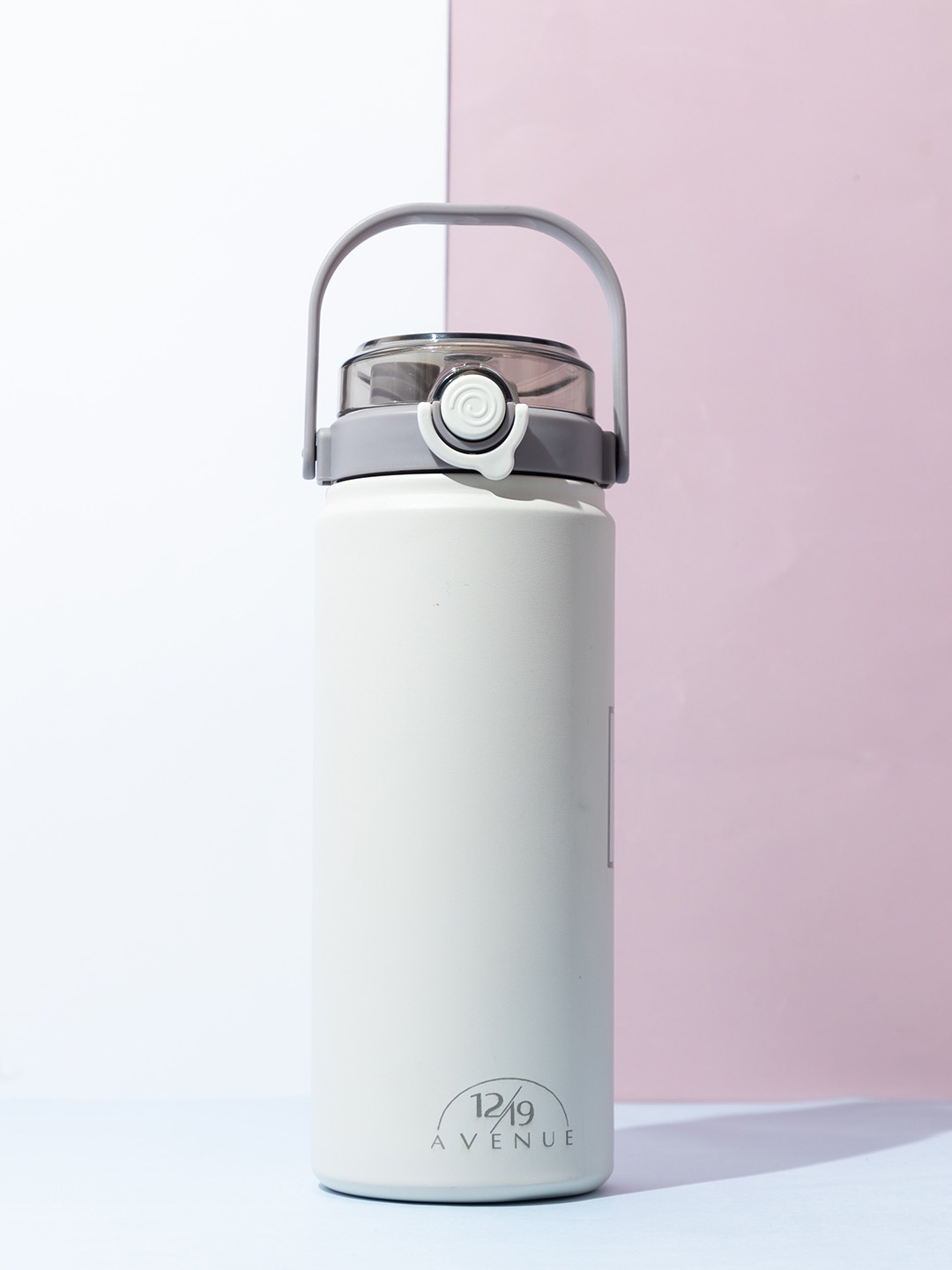 

1219 Avenue Hydrator SS White Stainless Steel Wall Vacuum Leak Proof Water Bottle 2 L