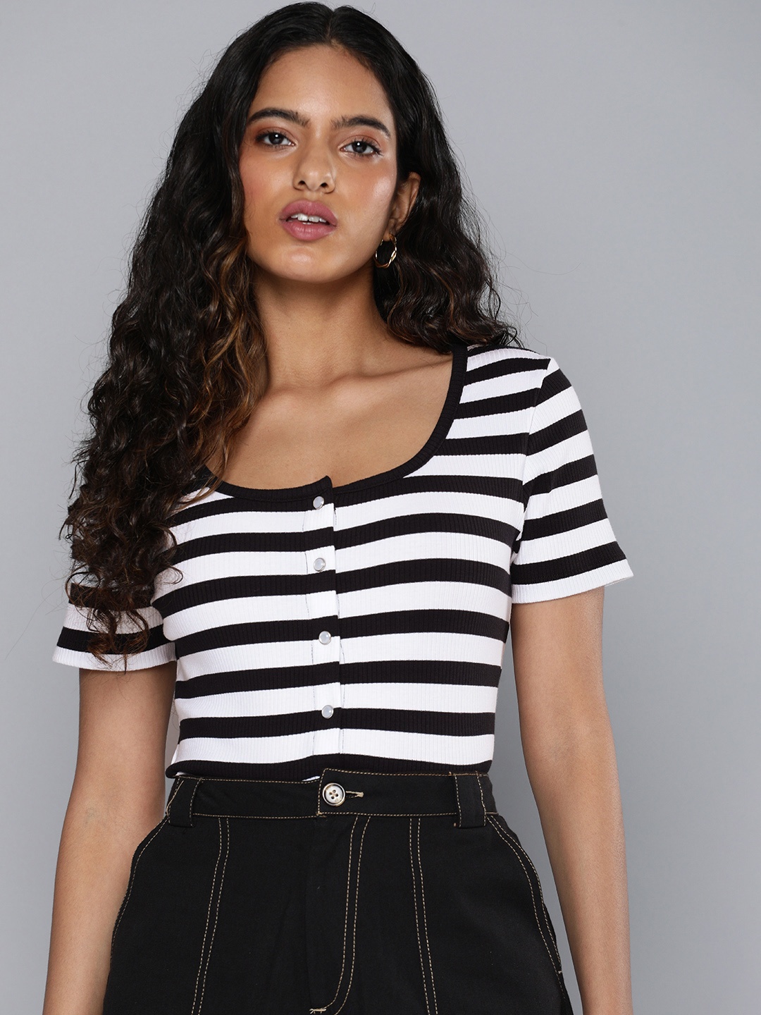 

Levis Striped Scoop Neck Top, Black